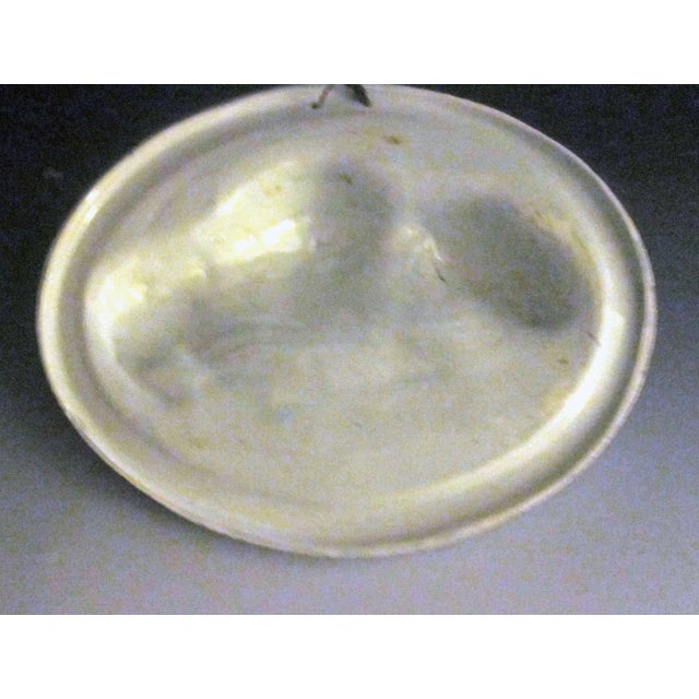 Prattware Pearlware Plaque of Two Spotted Lions, English, Circa 1800 For Sale - Image 4 of 5