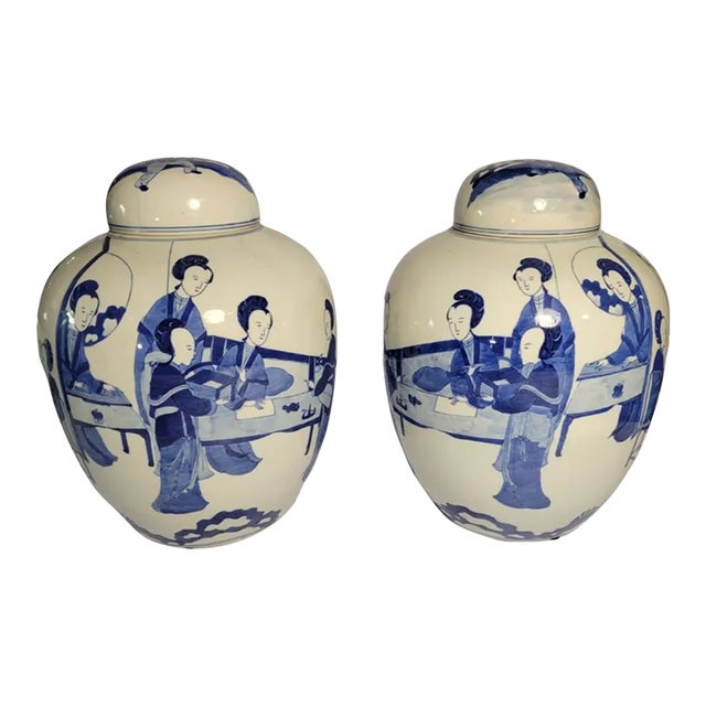 Pair of Large Blue and White Late 18th Century Chinese Porclain Covered Jars For Sale