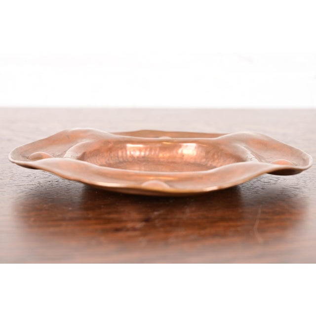 Art Deco Gustav Stickley Signed Hammered Copper Ashtray or Catchall, Circa 1910 For Sale - Image 3 of 9