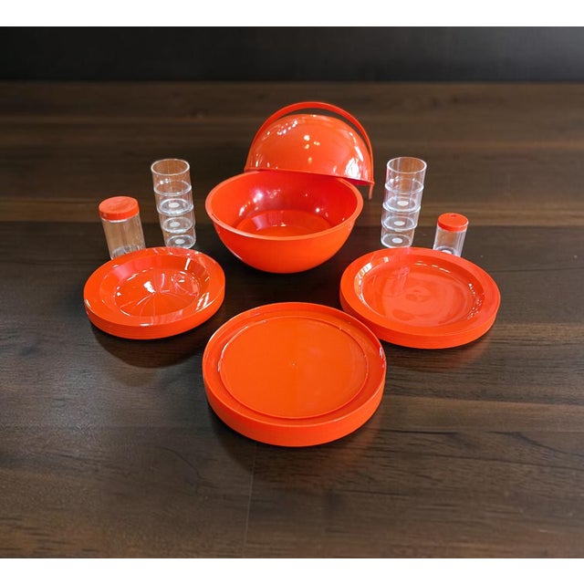 Beautiful space-age "Pic Boll" picnic set, designed by Carlo Viglino in 1968 and produced by Guzzini, Italy, in the 1960s...