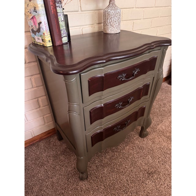 1960s 1960s Kent Coffey Dauphine French Provincial Nightstand | Refinished Olive & Mahogany For Sale - Image 5 of 8