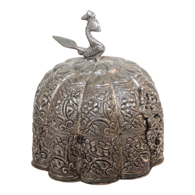 Antique North Indian Mughal Silver Chased Collectible Trinket Box For Sale