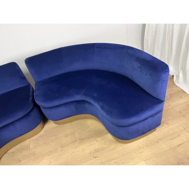 Curved Sofas in Blue Velvet with Brass Base, 1990s, Set of 2 For Sale - Image 4 of 9