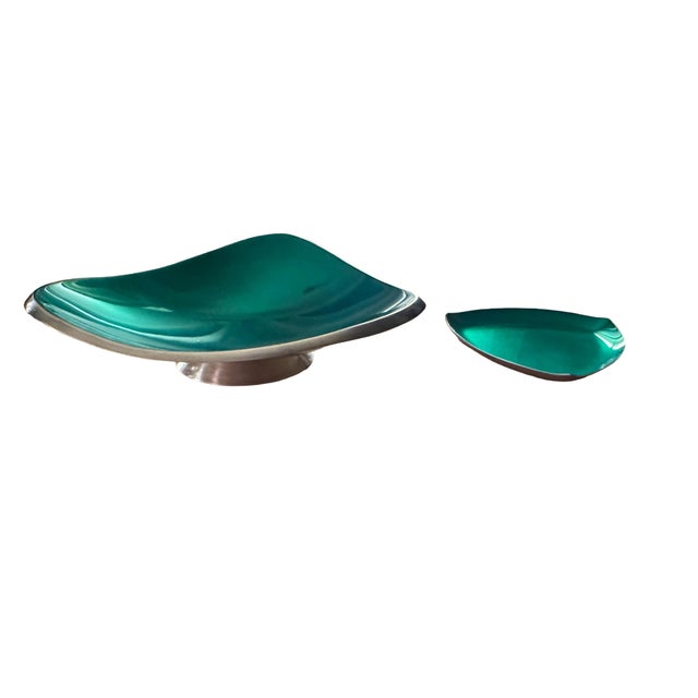 From the “Color Clad line” in an Emerald green “color-glazed” or enamel-lined interior with a Silver plate exterior....