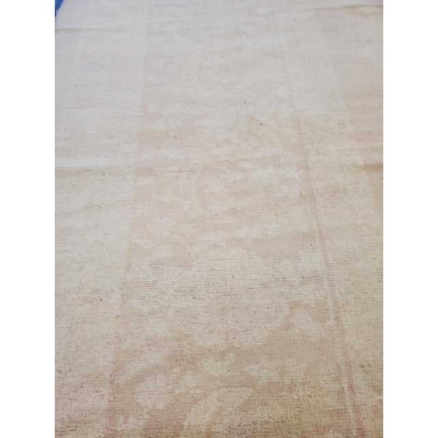 Antique Oushak Carpet, Handmade Oriental Rug, Soft Taupe, Light Cream, Pale For Sale In New York - Image 6 of 18