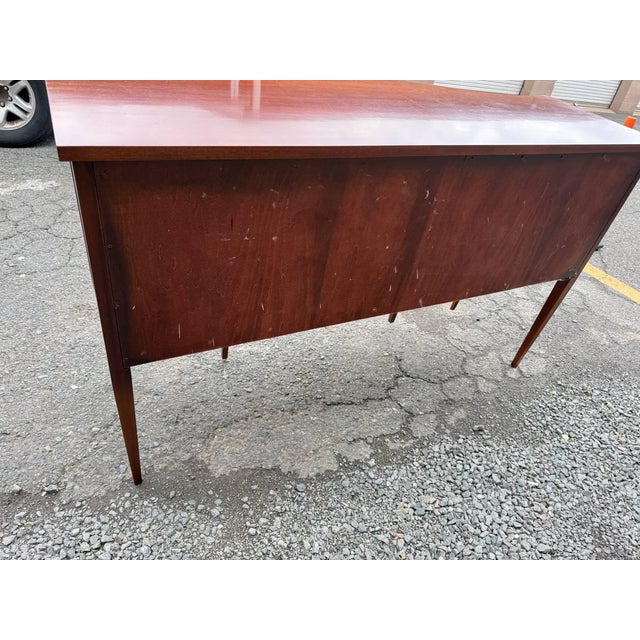 Late 20th Century Hickory Chair Mahogany Satinwood Inlaid Serpentine Front Sideboard. For Sale - Image 14 of 17
