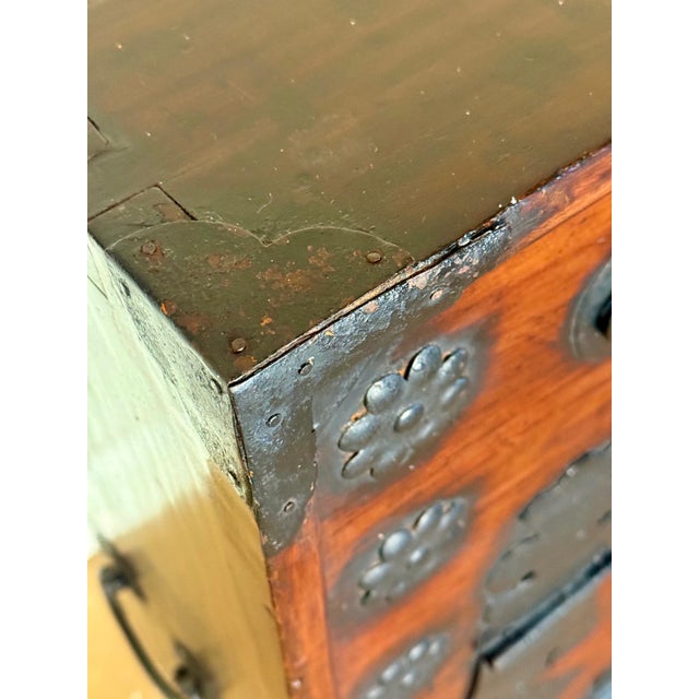 Late 18th Century Rare Korean Gangwon Do Bandaji Chest Dynasty For Sale - Image 5 of 18