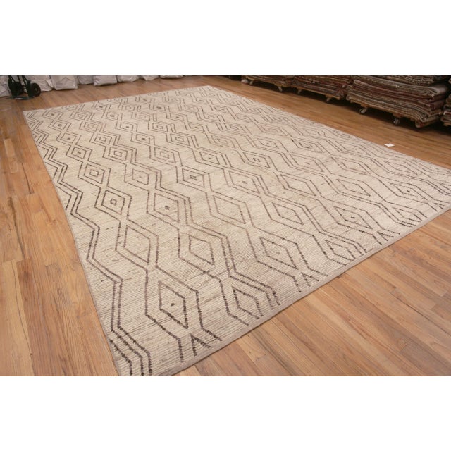 Moroccan Nazmiyal Collection Large Contemporary Moroccan Style Rug For Sale - Image 3 of 7