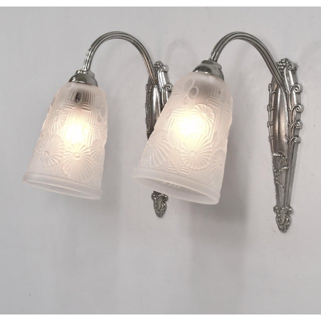 Lorrain Daum & Hudry Pair of French Art Deco Floral Glass Wall Sconces - 1930s For Sale - Image 6 of 16