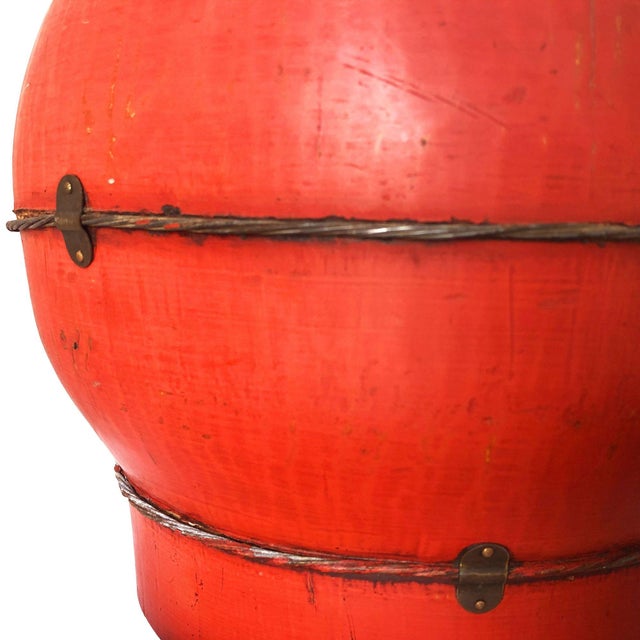 Pair of 1950s Chinese Red Lacquered Wood Rice Bucket Decorative Box With Lid For Sale In Los Angeles - Image 6 of 6