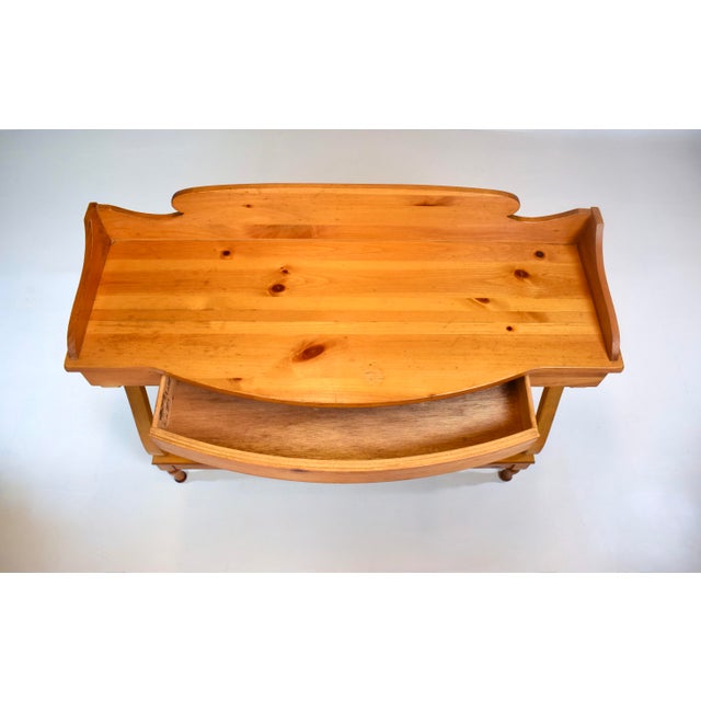 Lane Museum of American Folk Art, Authentic Reproduction Pine Console Table For Sale - Image 15 of 16