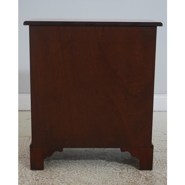 English Yew Wood George III Style Bachelor Chest For Sale - Image 18 of 18