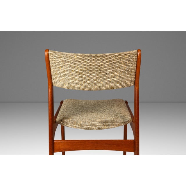 Brown Danish Mid-Century Modern Dining / Desk Chair in Solid Teak & Original Oatmeal Fabric Attributed to Scandinavia Woodworks Co., C. 1970's For Sale - Image 8 of 18
