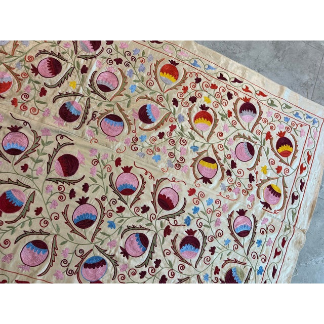 Textile Square Ivory Silk Suzani Tapestry With Pomegranates For Sale - Image 7 of 9