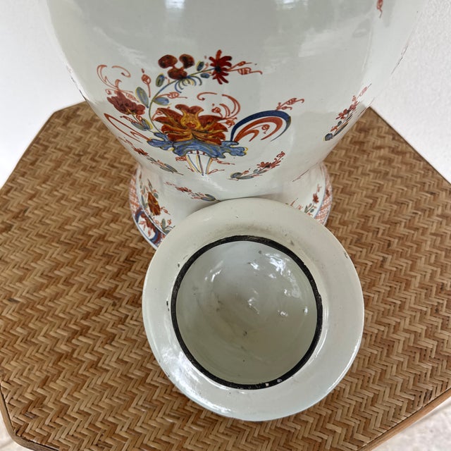 Antique White Early 20th Century Monumental Italian Hand Painted Majolica Ginger Jar For Sale - Image 8 of 10