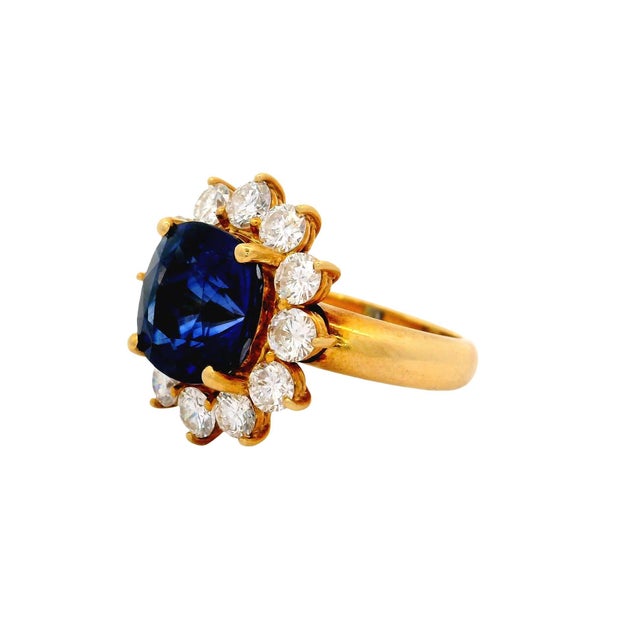 Early 21st Century 7.11 Carat Blue Sapphire Diamond 18k Yellow Gold Halo Ring, Gia Certified, Size 7.5 For Sale - Image 5 of 8