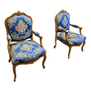 French Louis XV Armchair – Blue Floral Damask Upholstery With Gilded Wood Frame For Sale