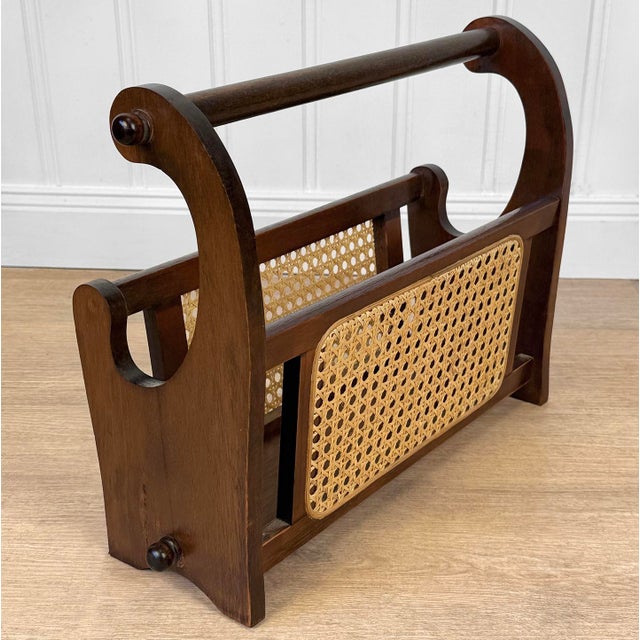Vintage 1970s Coastal Wicker & Wood Vinyl Record Caddy Magazine Rack For Sale - Image 6 of 11