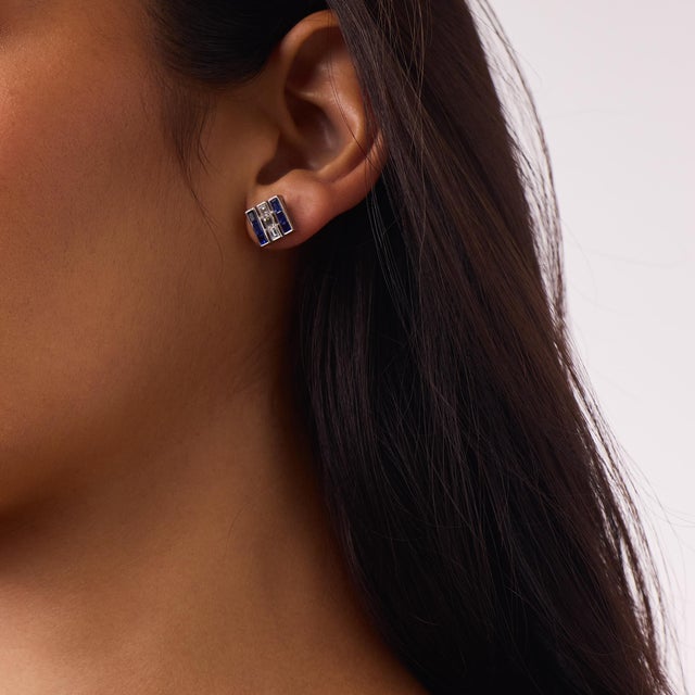 1930s 1930s Pair of Art Deco Sapphire Diamond Platinum Stud Earrings For Sale - Image 5 of 6