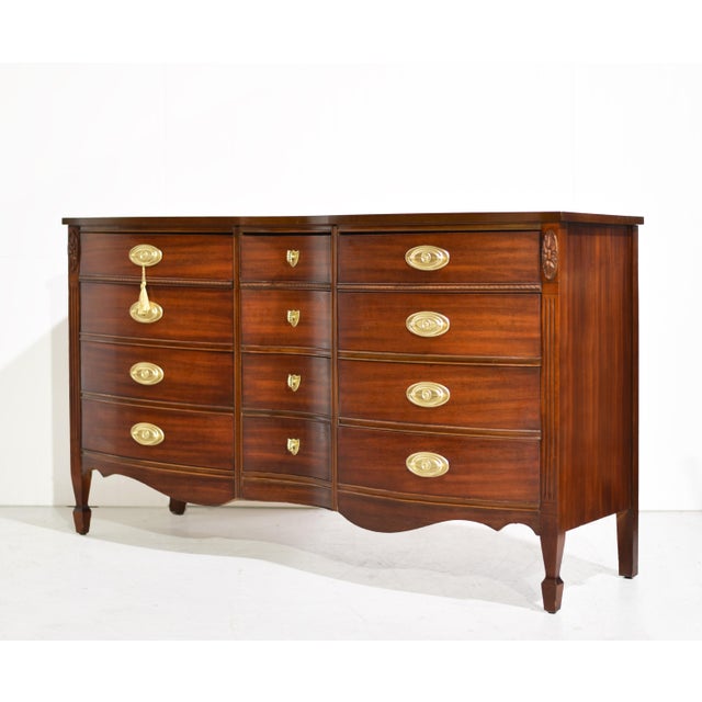 Traditional Mid Century Federal Style Mahogany Serpentine Triple Dresser by Dixie For Sale - Image 3 of 12