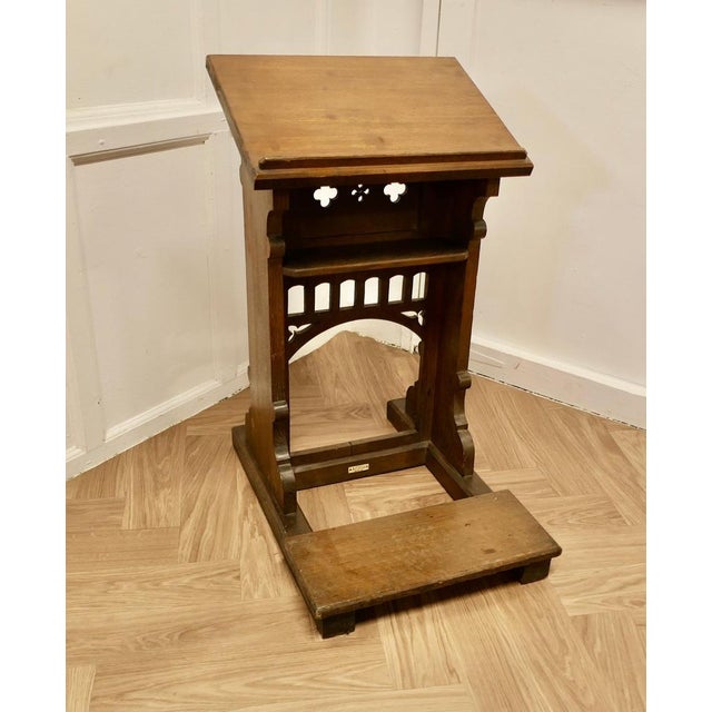 Arts and Crafts Oak Reception Desk Greeting Station, 1900s For Sale - Image 3 of 10