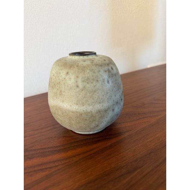 Studio Ceramic Vase attributed to Johannes Leßmann for Margarethenhöhe, 1930s For Sale - Image 4 of 8