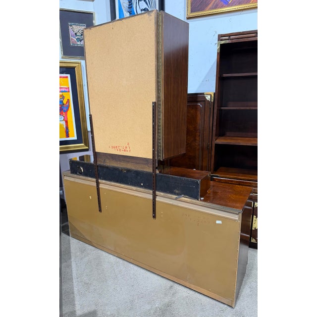 Bernhardt Bernhardt Brown Wood Dresser With Mirror For Sale - Image 4 of 6