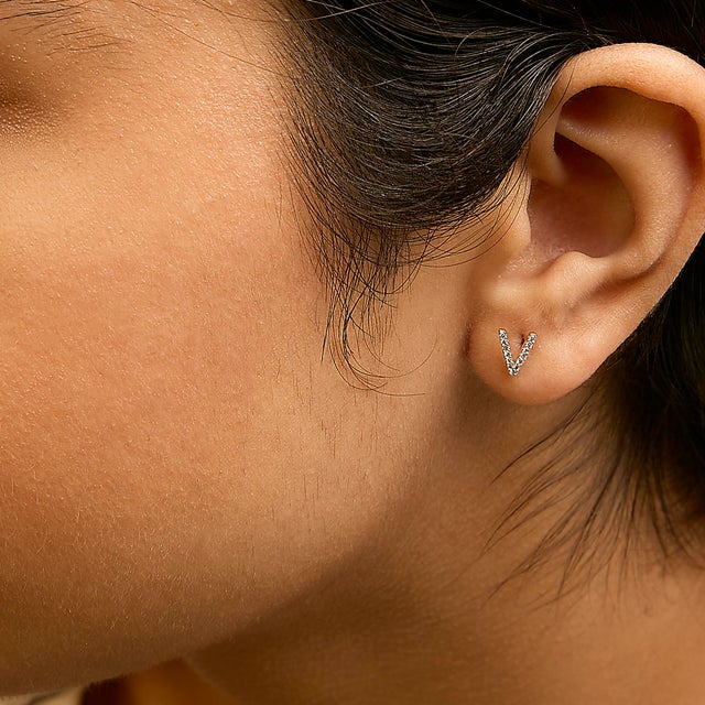 Haus of Brilliance 10K Yellow Gold 1/10 Cttw Diamond 'V' Initial Stud Earring For Sale - Image 4 of 5