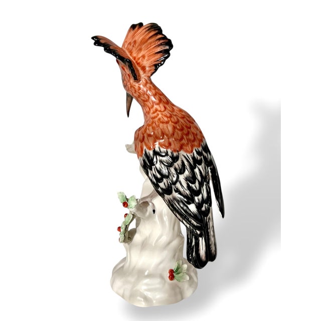 Pair of Mottahedeh Hoopoe Porcelain Birds After Chelsea / Meissen For Sale - Image 13 of 16