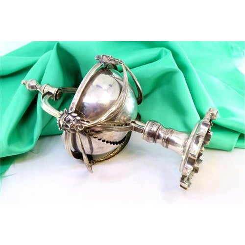 Silver Inkwell with Reliefs and Applications and Pen Holder For Sale - Image 3 of 10