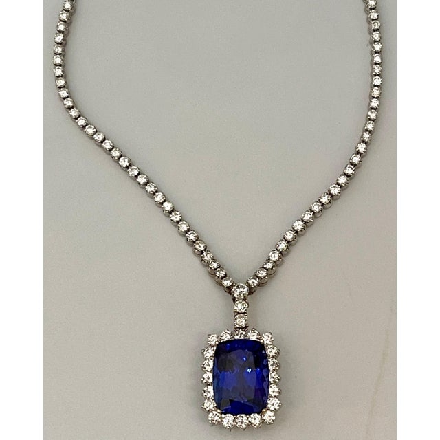 21 Carat Cushion-Cut AAA Tanzanite & 9.5 Ct Diamonds, Pendant Necklace Estate For Sale - Image 9 of 18