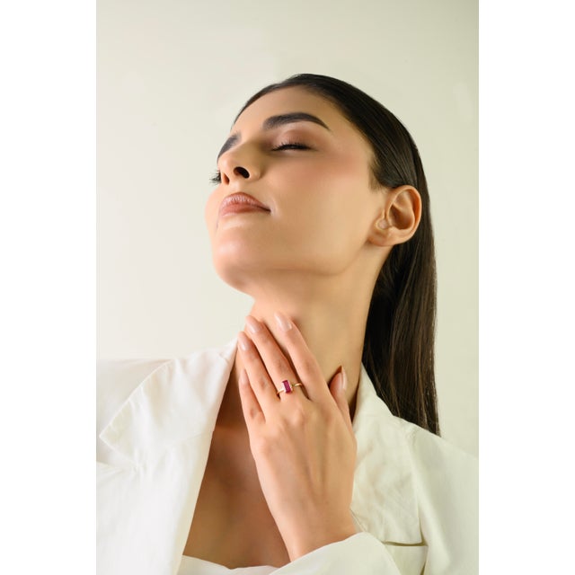 Metal Modern Emerald Cut 1.38Ct Ruby Bezel Solitaire Ring in 14k Yellow Gold Size 6.5 For Sale - Image 7 of 15