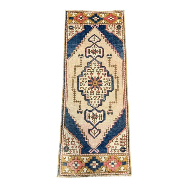 Turkish Yastik Rug 1'5" x 3'6" For Sale