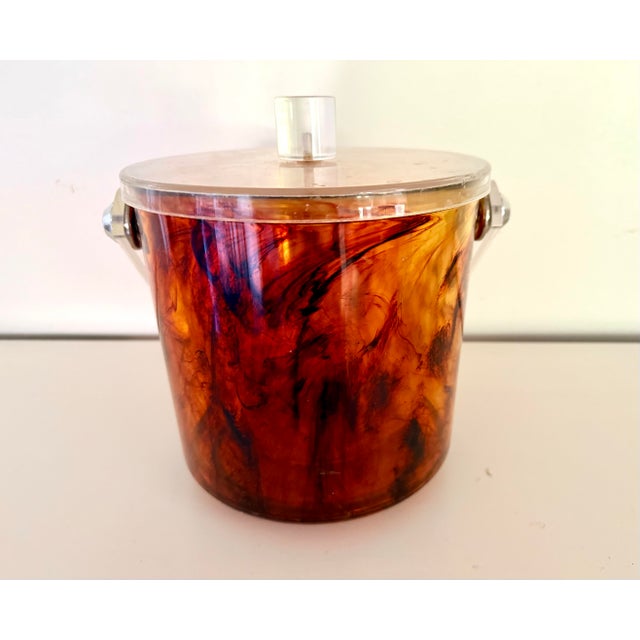 Vintage Tortoiseshell Lucite Ice Bucket With Clear Lid and Handle For Sale - Image 4 of 6