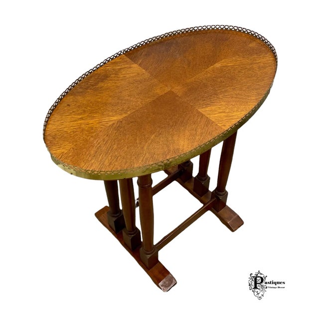 Late 20th Century Vintage Hekman Chippendale Style Matched Grain Mahogany & Brass Trim Side Table For Sale - Image 5 of 10