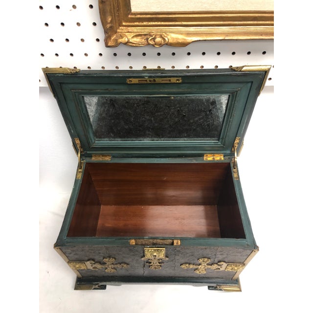 Circa 1900 Painted Dresser Box with Gold Accents For Sale In Richmond - Image 6 of 10