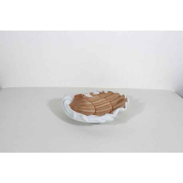 Rustic European Vintage Ceramic Shell Bowl Mottahedeh Vista Alegre Portugal For Sale - Image 3 of 10