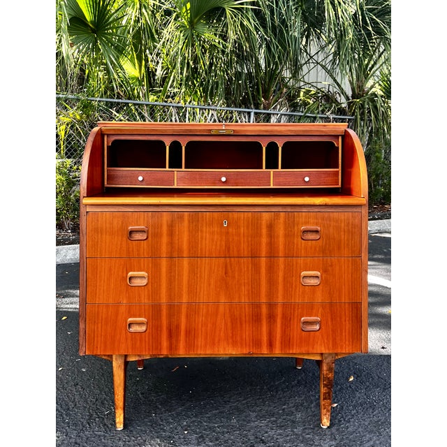 Wood Mid Century Modern Teak Diamond Motif Rolltop Desk & Drawers With Lock + Key | by Egon Ostergaard Made in Sweden For Sale - Image 7 of 17
