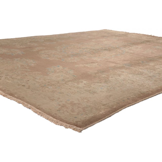 75606 Vintage Persian Sarouk Rug with Earth-Tone Colors, 07’06 x 09’02. Earth-tone elegance meets soft and subtle in this...
