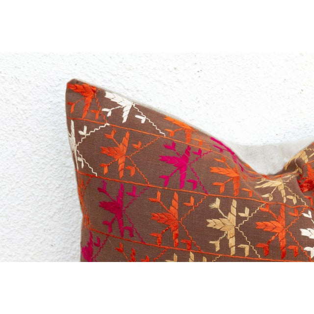 Indian Khanna Knot, Antique Phulkari Lumbar Pillow Cover For Sale - Image 3 of 6