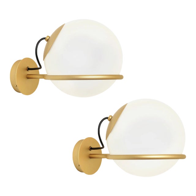 Gino Sarfatti Model 238/1 Wall Lamps in Champagne - a Pair For Sale