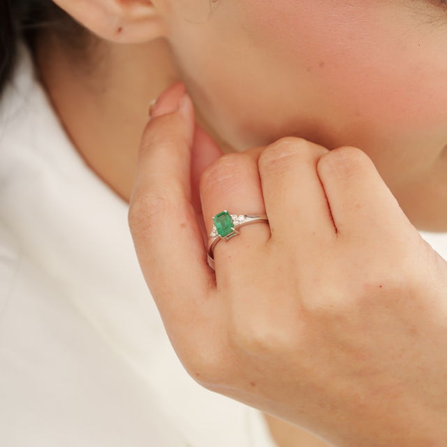 Contemporary Emerald and Diamond Statement Ring in Solid Sterling Silver- Size 7 For Sale - Image 4 of 11