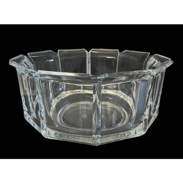 Late 20th Century Vintage Lucite William Bounds Grainware Regal Large 12” Serving Salad Bowl MCM For Sale - Image 5 of 8