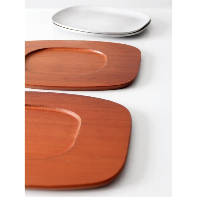 Mid Century Sizzler Plates Pair For Sale - Image 9 of 12