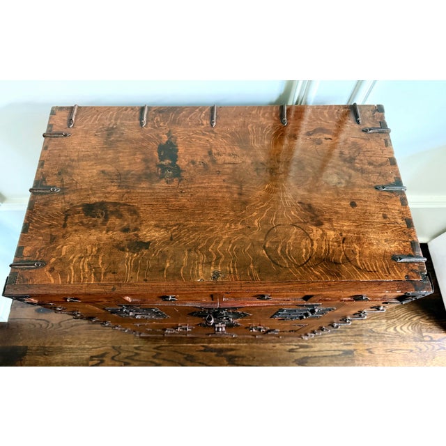 Mid-Century Modern Antique Korean Two-Level Wood Chest Jeon-Ju Jang For Sale - Image 3 of 18