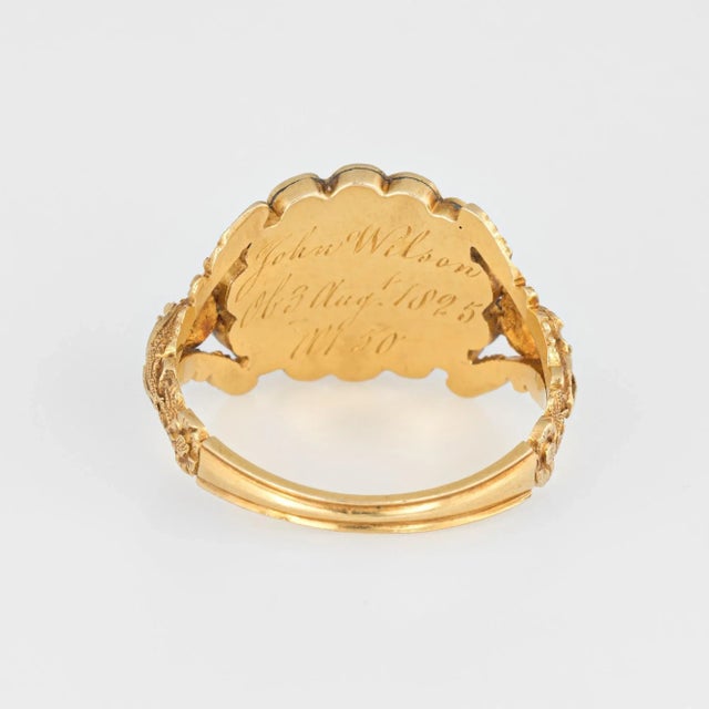 Early 19th Century Antique Georgian Era Ring circa 1825 18 Karat Yellow Gold Memorial Hair Jewellery size 7 For Sale - Image 5 of 7