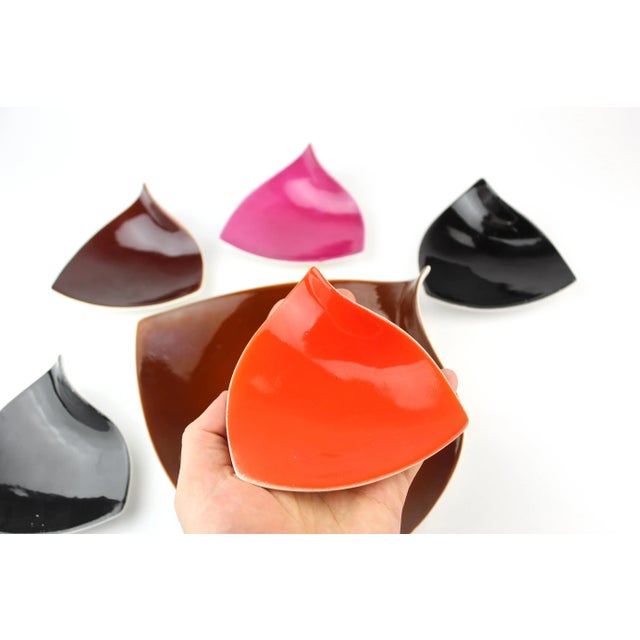 Mid-Century Modern 1960s Vintage Colorful Glazed Ceramic Serving Trays, Romania- Set of 6 For Sale - Image 6 of 8