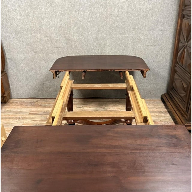 Louis XVI Style Extendable Table in Mahogany, 1850s For Sale - Image 3 of 5