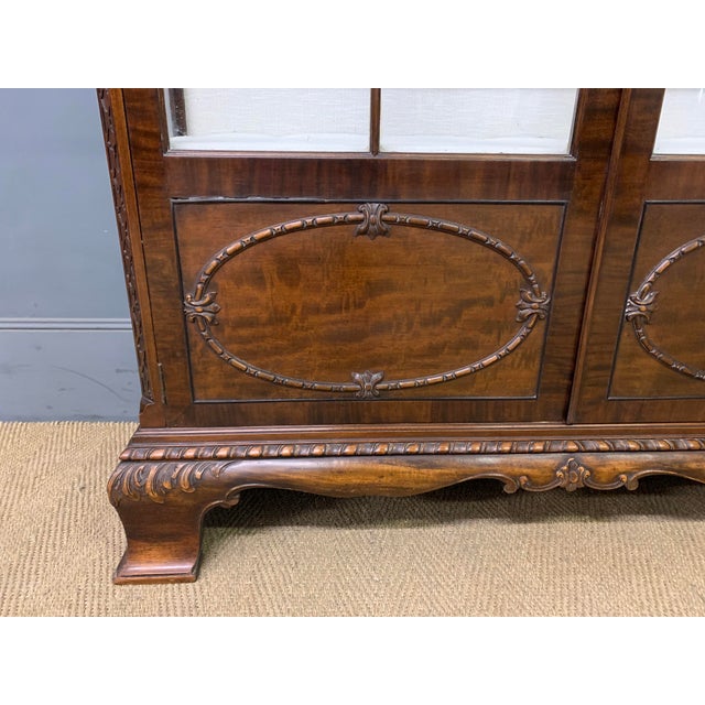 Chippendale Style Mahogany Display Cabinet, 1900s For Sale - Image 11 of 17