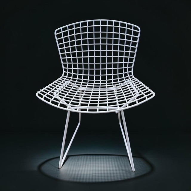 1980s Pair of Authentic Harry Bertoia for Knoll White Side Chairs , Signed For Sale In West Palm - Image 6 of 12